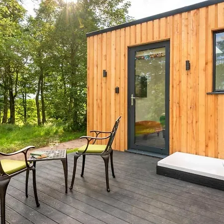 Ruecroft, An Eco & Dog Friendly With A Hot Tub, 10 Minutes From Ullswater * Penruddock